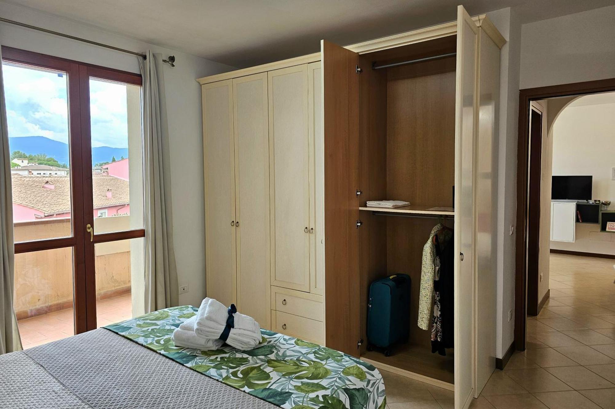 Midori House Florence กัมปีบีเซนซีโอ ภายนอก รูปภาพ